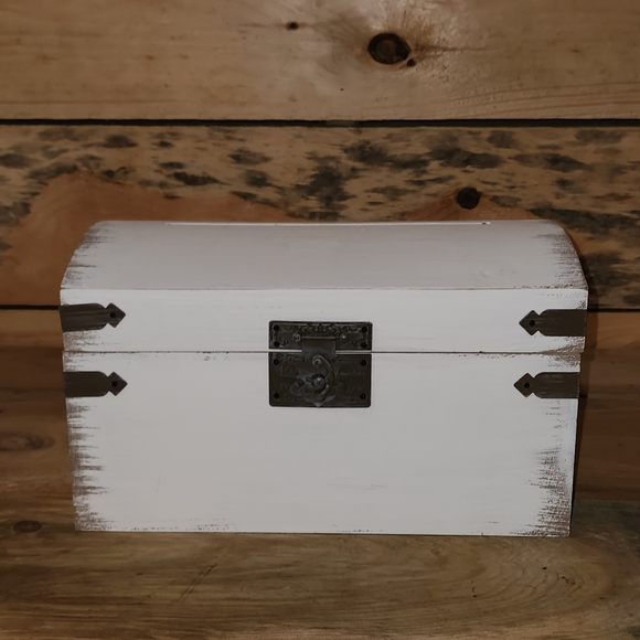 White card box - Picture 1 of 4